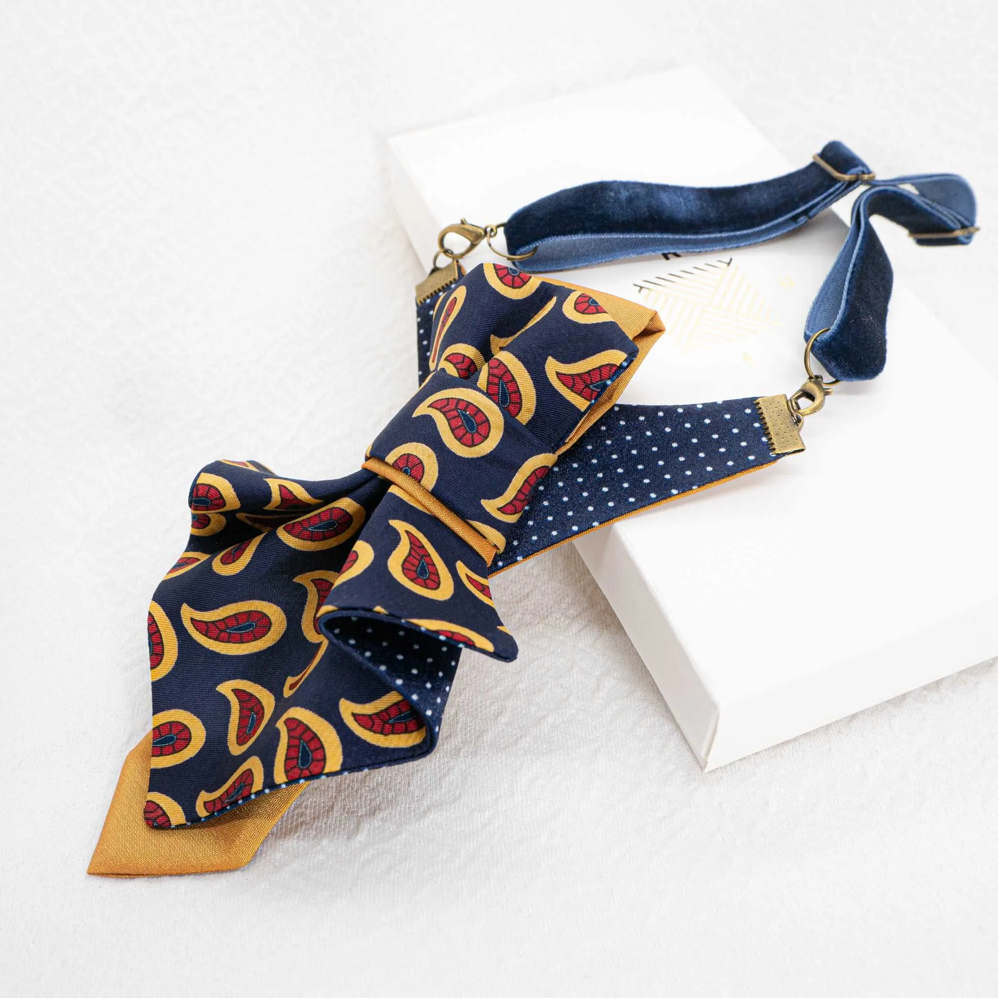 BOW TIE "AUTUMN JABOT"