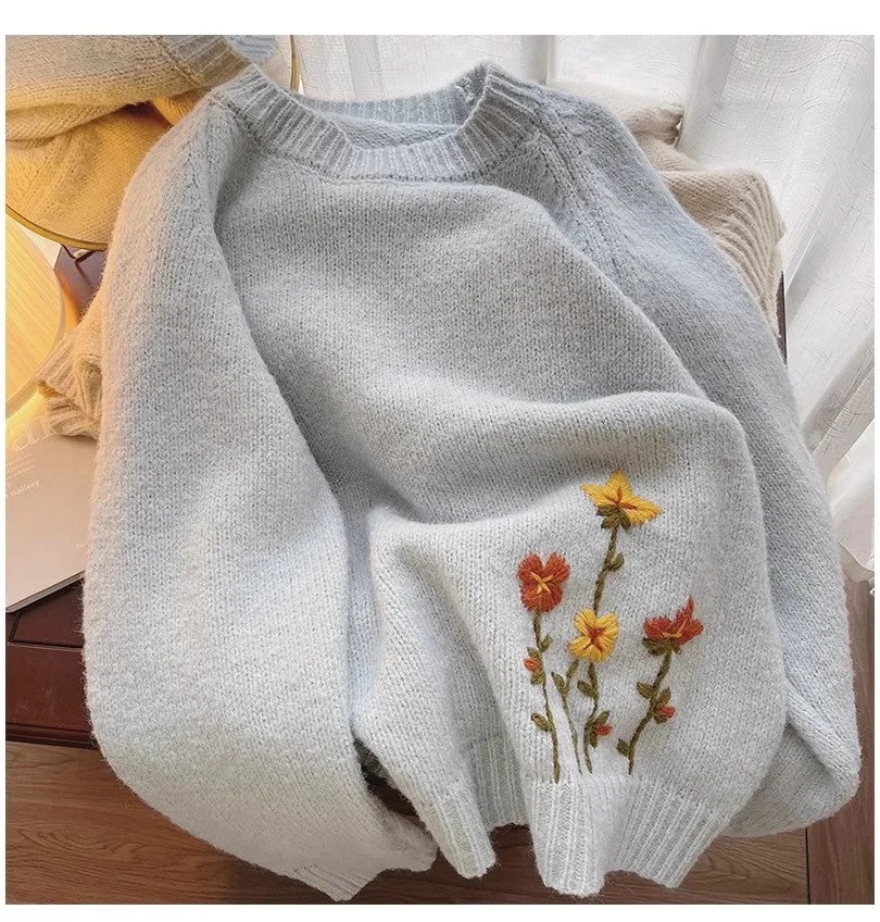 embroidered round neck sweater for women sweet style sweater      S4832