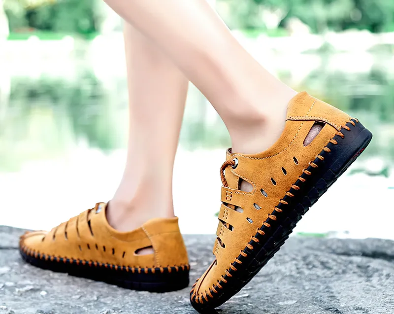 Lace-Up Leather Soft Sandals / Men's Outdoor Water Shoes - SF1085